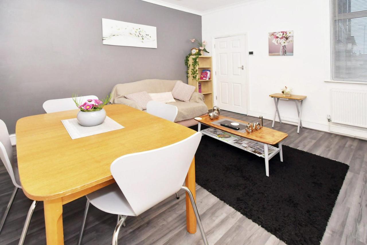 Townhouse @ Hanley Road Stoke エクステリア 写真